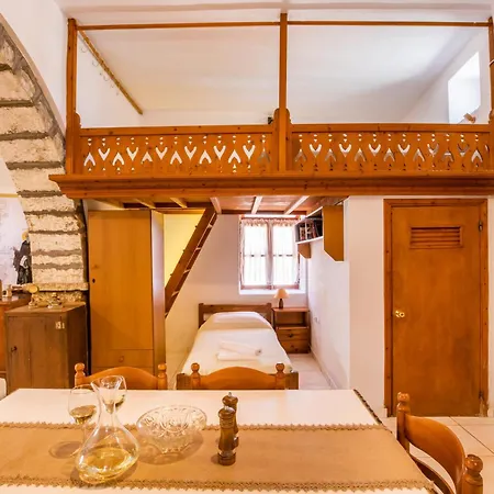 Constantino Traditional Retreat - 19th Century *