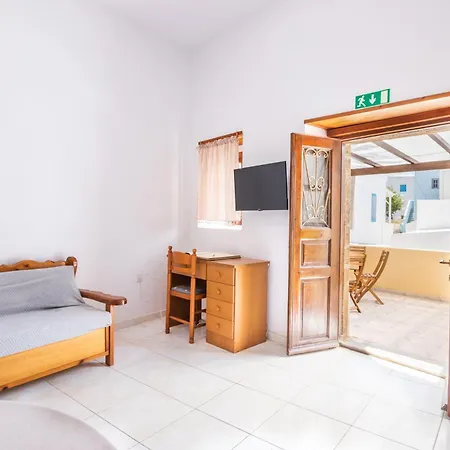 Constantino Traditional Retreat - 19th Century * Foinikion