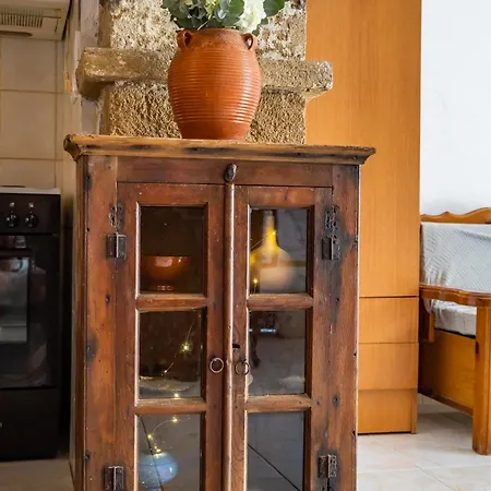 Holiday home Constantino Traditional Retreat - 19th Century Foinikion