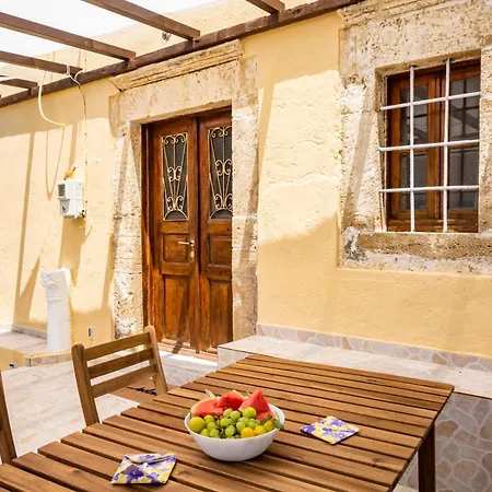 Constantino Traditional Retreat - 19th Century *