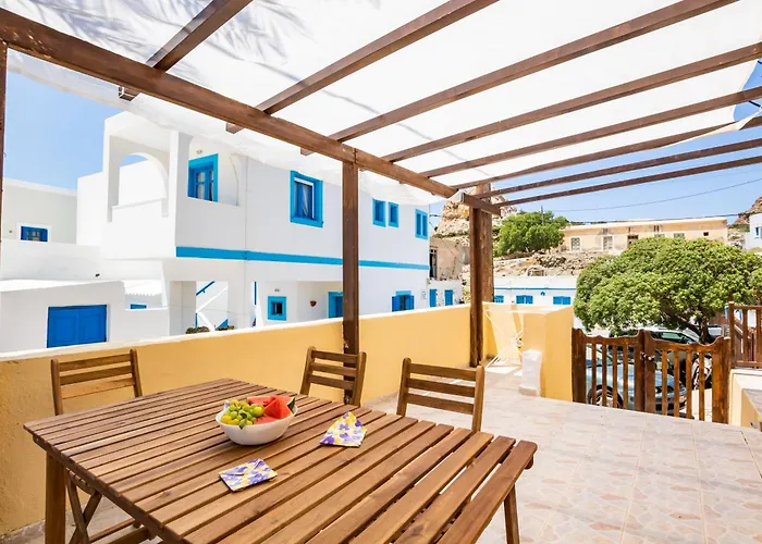 Constantino Traditional Retreat - 19th Century * Foiníkion