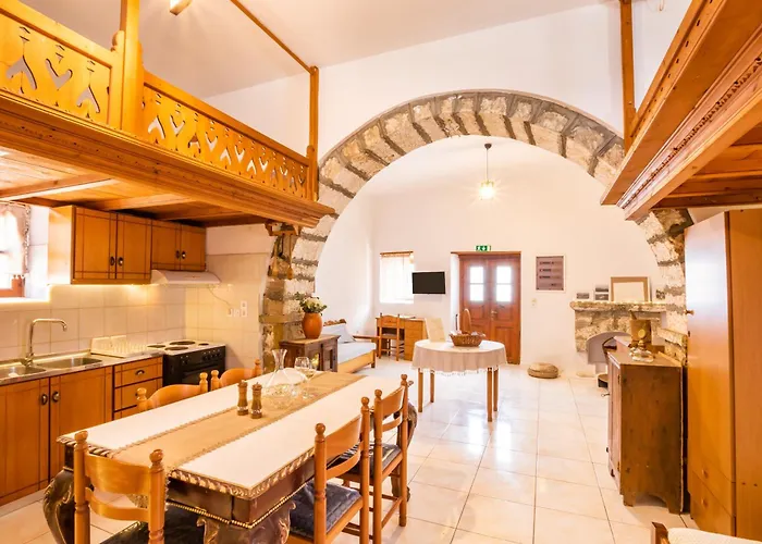 Constantino Traditional Retreat - 19th Century *