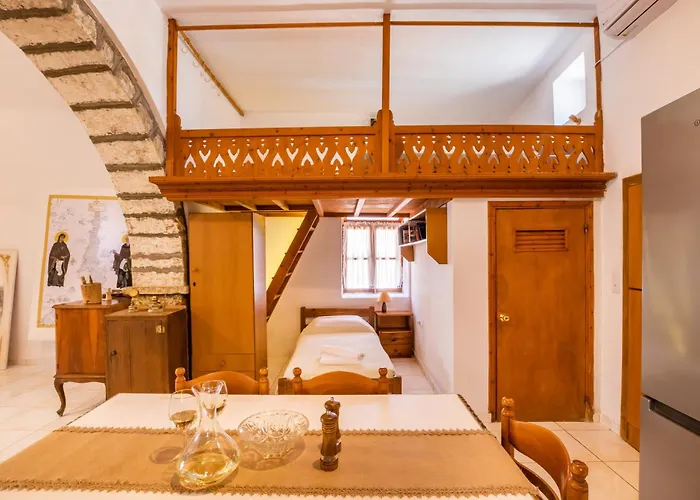 Constantino Traditional Retreat - 19th Century *